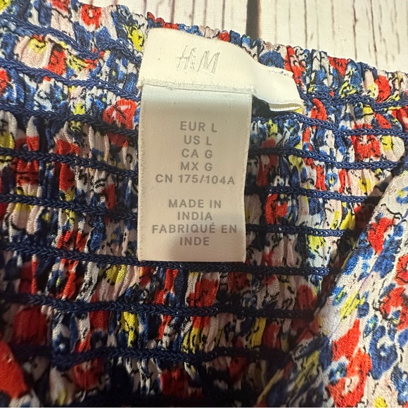 💎BOGO FREE💎H&M Puff Sleeved Peplum Blouse - Picture 5 of 9